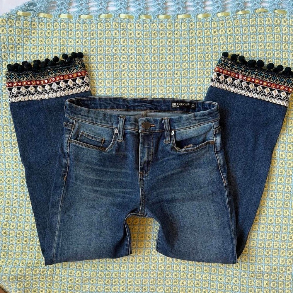 Blank NYC Kick Flare Capri Jeans Beaded Sequin Pom Pom Boho Blue Denim 28 03V-18